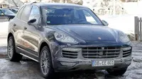 Penampakan Porsche Cayenne 2015