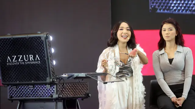 10 Tutorial Makeup Bold Simple Pakai Azzura Matte Lipstick dari Beauty Content Creator Minyo Knipschidt