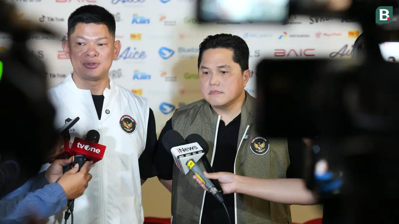 Ketua NOC Indonesia, Raja Sapta Oktohari (kiri), bersama Menteri Pemuda dan Olahraga (Menpora) RI, Erick Thohir