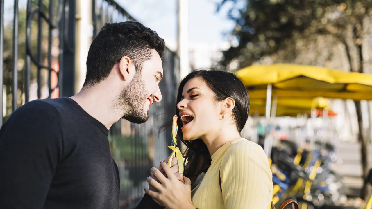 Flirting Style Ala Gen Z vs Millennials, Siapa yang Lebih Jago Bikin Baper? (photo by freepik.com)
