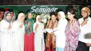 Mufidah Jusuf Kalla bersama beberapa perempuan Nahdatul Ulama (NU) saat mendeklarasikan dukungan terhadap pasangan Jokowi JK (Liputan6.com/Johan Tallo).