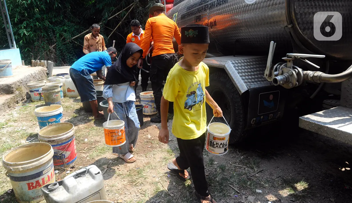 Plt Bupati Bogor Iwan Setiawan mengatakan telah menggelar rapat koordinasi dengan para camat dan jajaran untuk memetakan wilayah rawan kekeringan tersebut. (merdeka.com/Arie Basuki)