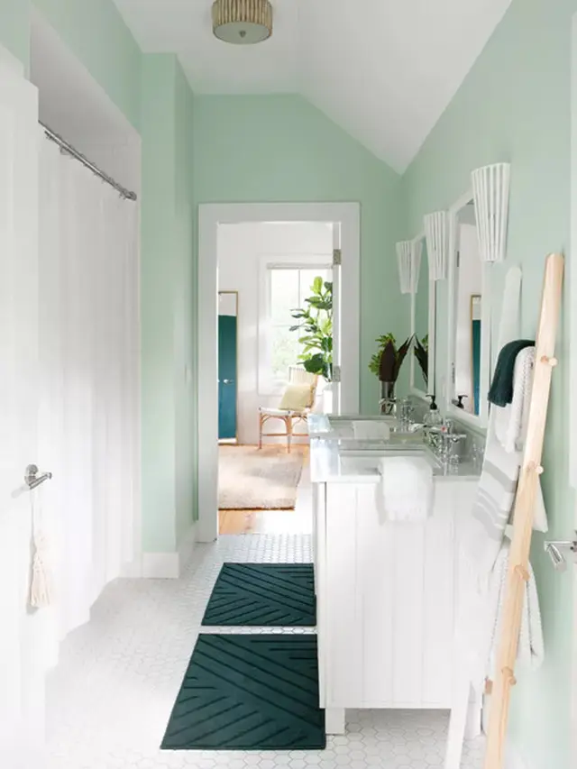 10 Inspirasi Warna Cat untuk Kamar Mandi Kecil, Agar Terlihat Luas