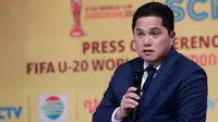 Ketua Umum PSSI, Erick Thohir saat memberikan statement dalam konferensi pers SCM sebagai Official Broadcaster Piala Dunia U-20 2023 di Jakarta, Selasa (28/2/2023). (Bola.com/Muhammad Iqbal Ichsan)