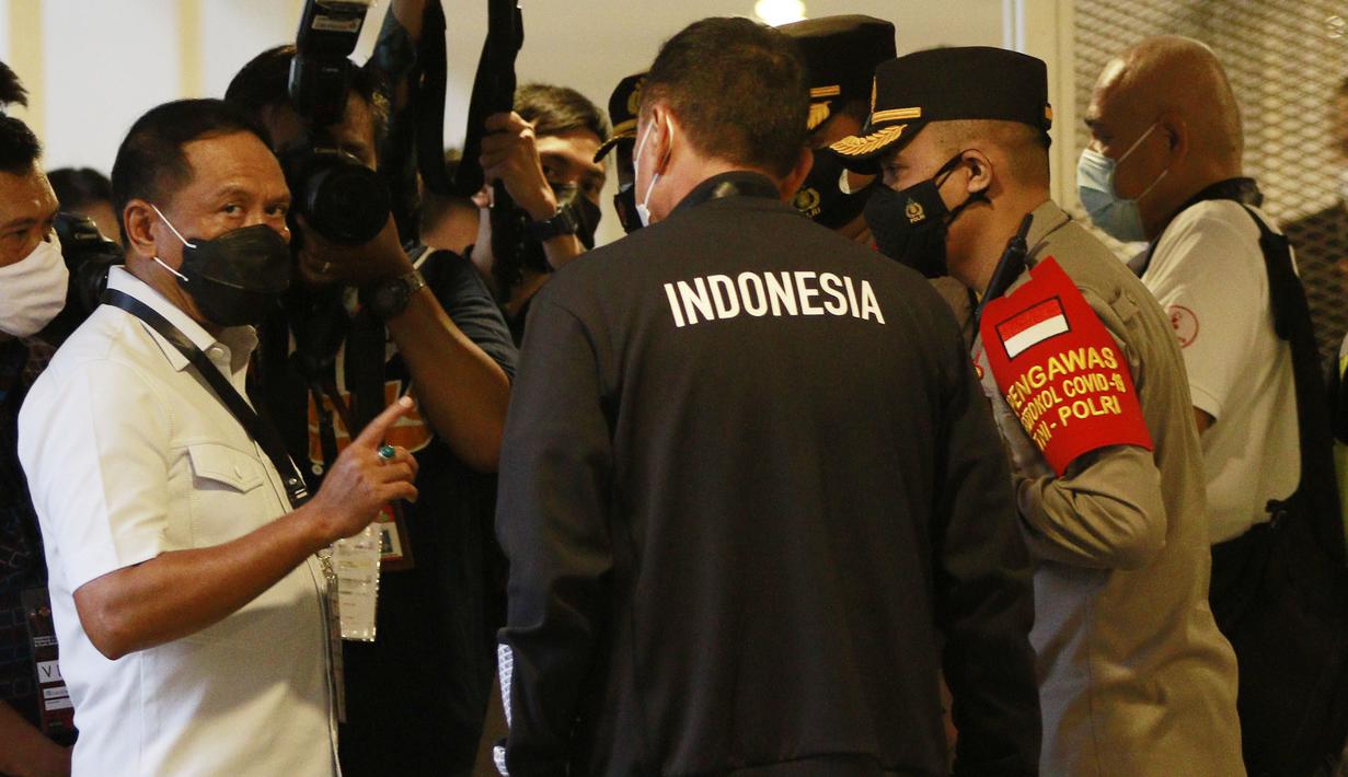 Ditemani pihak kepolisian, Amali ingin partai uji coba ini berjalan sesuai dengan protokol kesehatan. (Foto: Bola.com/M Iqbal Ichsan)