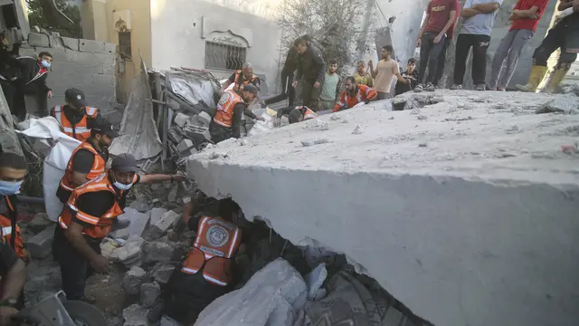 Upaya Penyelamatan Korban di Gaza