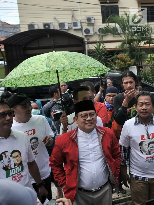 Ketua Umum PKB Muhaimin Iskandar saat tiba di acara Deklarasi Relawan Jokowi-Cak Imin (JOIN), Jakarta, Selasa (10/4). Deklarasi ini untuk mendorong sekaligus mendukung pasangan Joko Widodo-Muhaimin Iskandar dalam Pilpres 2019.(Merdeka.com/Iqbal S Nugroho)