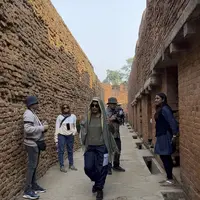 Nia Dinata saat melakukan proses syuting di India. (Foto: Kalyana Shira Foundation)