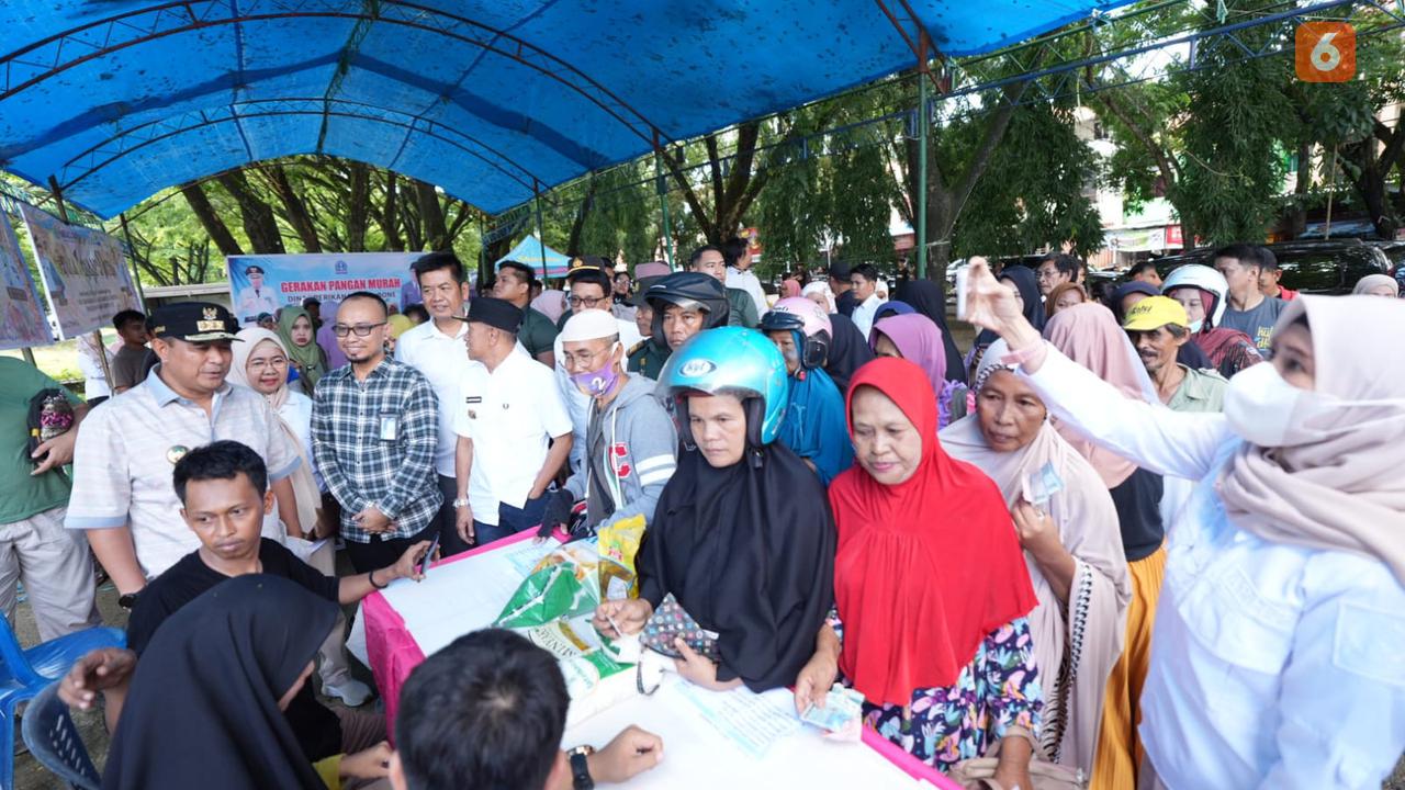 Gerakan Pangan Murah di Bone Diserbu Masyarakat (Liputan6.com/Fauzan)