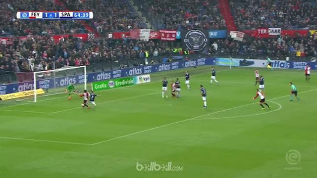 Feyenoord memperpanjang tren kemenangan menjadi 9 laga di seluruh kompetisi usai membungkam Sparta Rotterdam dengan skor 3-1. Juar...