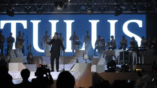 Tulus Tampil Mengagumkan di Konser 'Gajah'