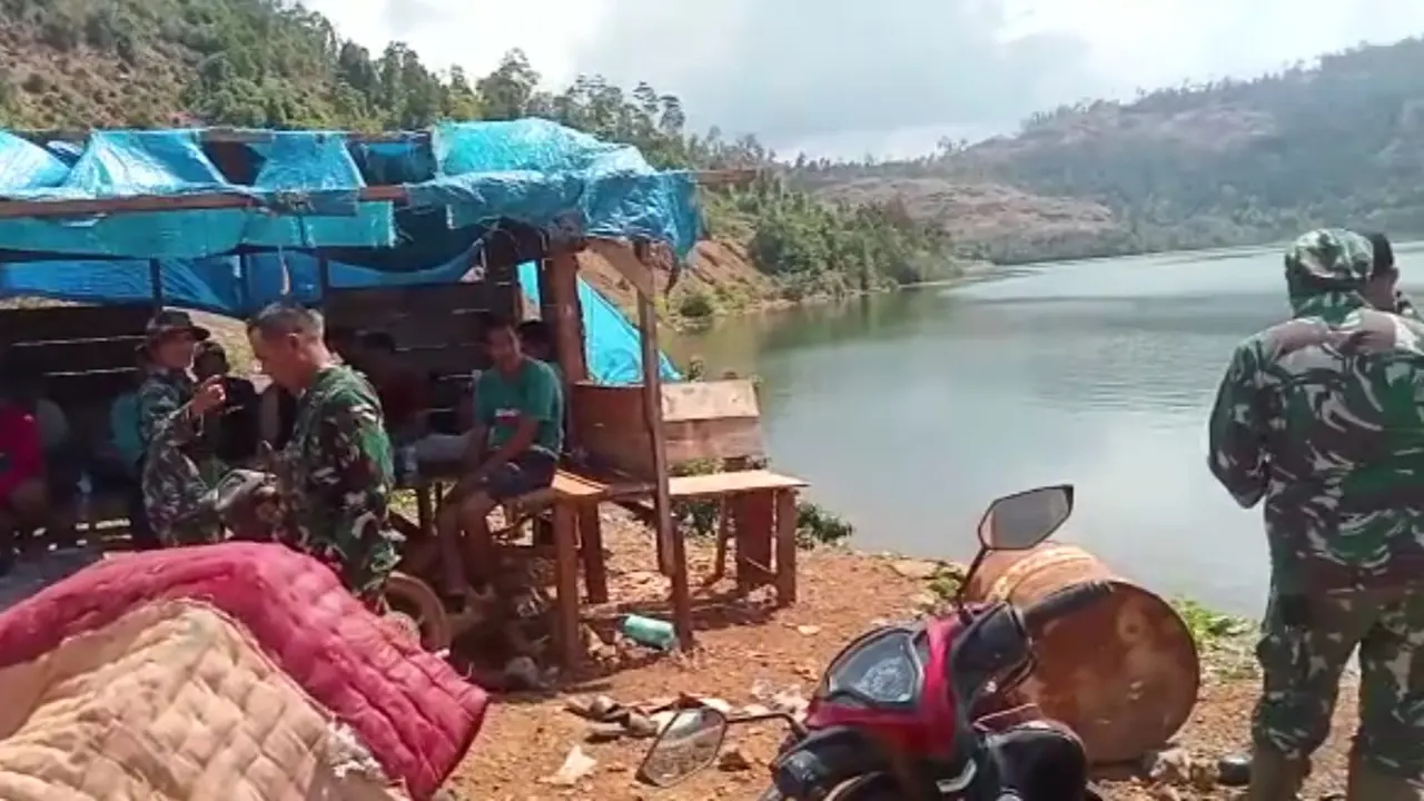 Lokasi salah satu perusahaan di Konawe Utara, dikawal pihak TNI.(Liputan6.com/dok warga)