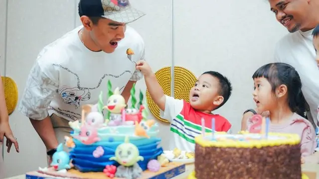 Potret Pesta Ultah Anak Kahiyang Ayu, Ada Kaesang Gandeng Erina Gudono