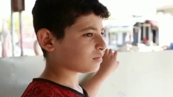 Melarikan Diri dari ISIS, Anak Laki-laki Ini Bangun Hidup Kembali