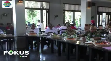 Empat pasangan calon gubernur dan wakil gubernur berjanji untuk bersama-sama menjadikan Pilkada Jabar sebagai pilkada yang damai dan juga sebagai wisata politik.