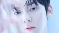 Popularitas Hwang Minhyun semakin melejit setelah ia didapuk untuk membintangi drama Alchemy of Souls sebagai Seo Yool. Yuk intip potret menawan pria kelahiran 9 Agustus 1995 ini.&nbsp;(FOTO: instagram.com/optimushwang/)