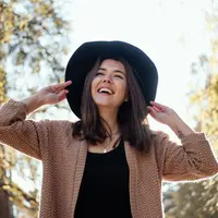 ilustrasi perempuan bahagia/Photo by Anastasia Kolchina from Pexels