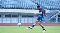 Striker Persib Bandung, Wander Luiz, saat sesi latihan. (Bola.com/Erwin Snaz)