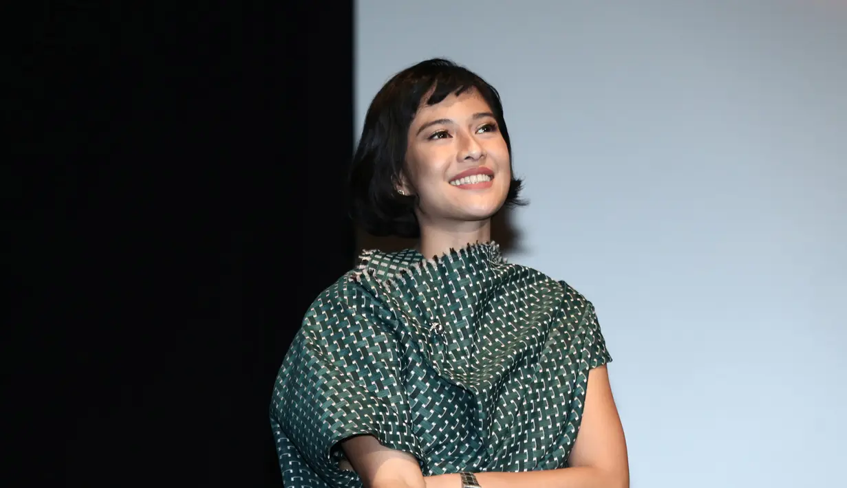 Menjadi salah satu pemeran dalam film Kartini garapan sutradara Hanung Bramantyo, Dian Sastrowardoyo mengaku senang dan bangga. Awalnya, ia dirasa terlalu tua sebagai pemeran utama. (Galih W. Satria/Bintang.com)
