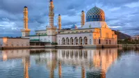 Heboh, Video Penghalang Salat di Masjid Berpindah Sendiri