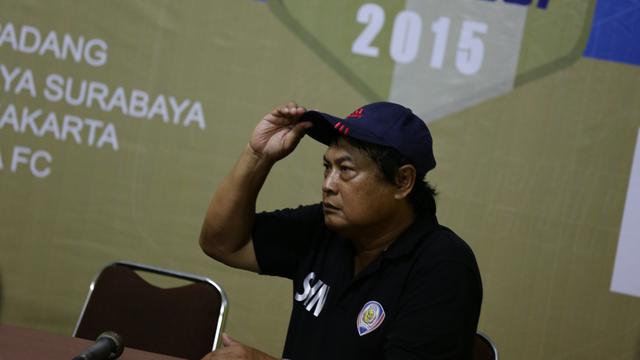 Pelatih Arema Cronus Suharno