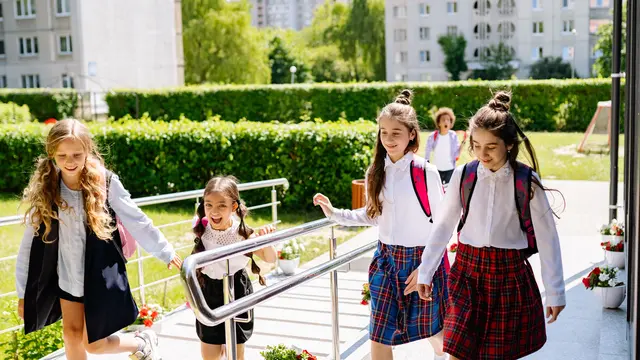 Tips Membujuk Anak Agar Termotivasi Untuk Sekolah