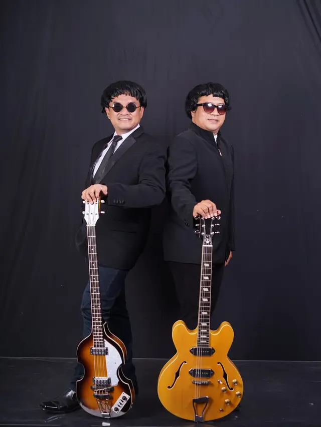 Fantasy merupakan duo grup asal Malang yang beranggotakan Gangga Mascoditos dan Deva Deffa Gustiawan.