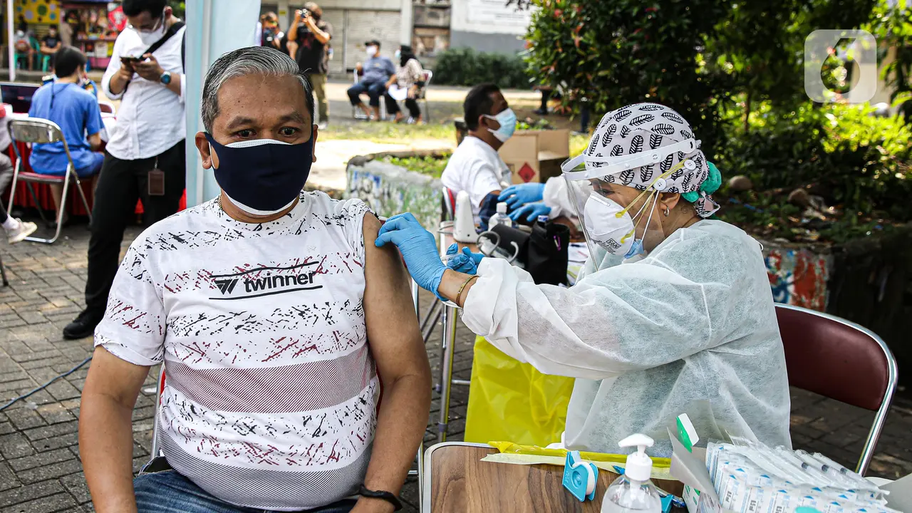 FOTO: DKI Jakarta Kerahkan Mobil Vaksin COVID-19 Keliling