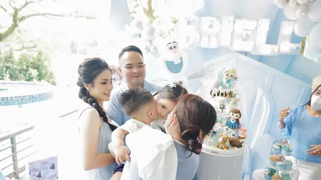 Bertema Frozen, Ini 7 Momen Perayaan Ulang Tahun Putri Momo Geisha