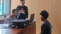 Pria Bertato Curi Uang Puluhan Juta dari Minimarket dan Dibuang ke Sungai