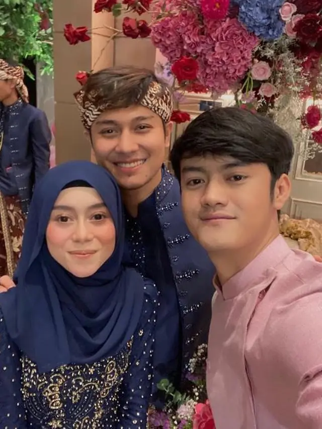 Sempat Dekat dengan Lesti Kejora, Ini 7 Potret Ganteng Denias Ismail yang Baru Lulus S2