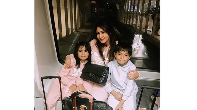 7 Potret Terbaru Tania Nadira, Mantan Istri Tommy Kurniawan yang Ternyata Sepupu Tasya Farasya