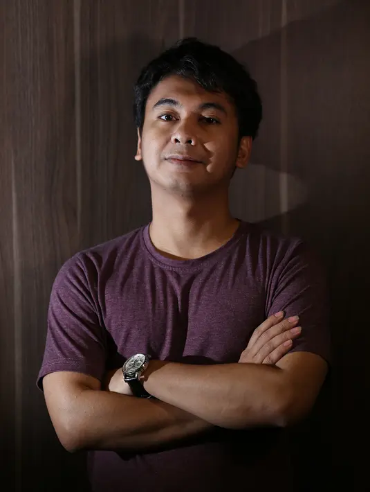 Pria kocak ini pun mengaku jika peserta Stand Up Comedy Academy Indosiar merupakan pribadi yang asyik serta mereka antusias untuk menunjukkan kepiawaian mengocok perut di atas panggung. (Andy Masela/Bintang.com)