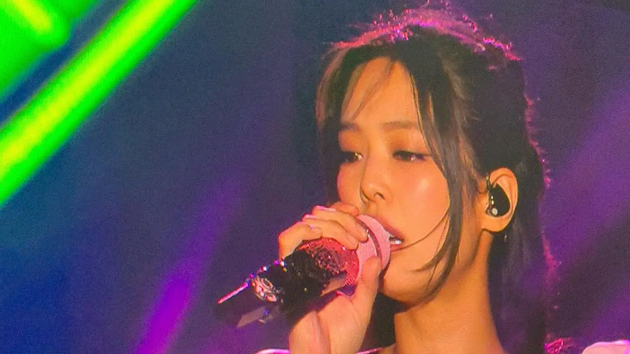Jennie BLACKPINK Disorot karena Pipi Makin Tirus, Respons Warganet Terbelah