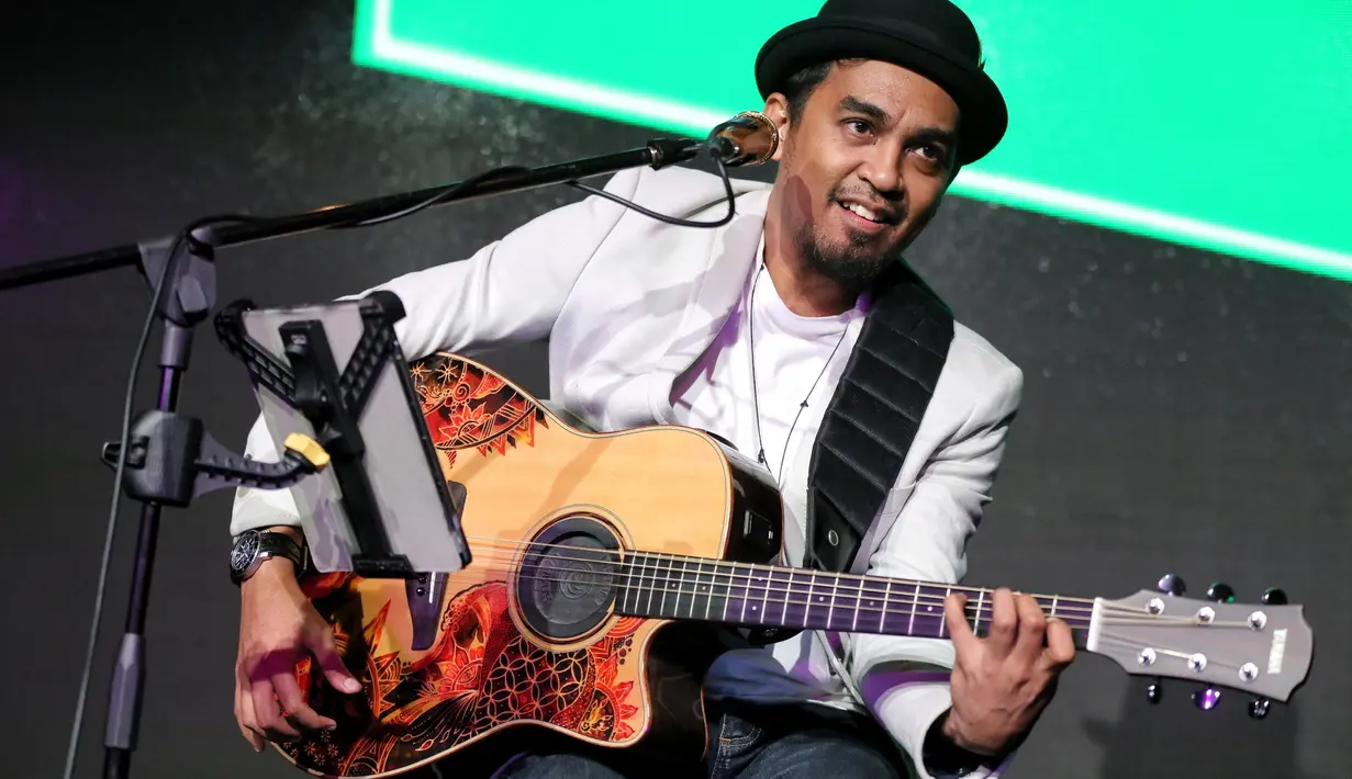 'Closing the Distance' konser bertujuan untuk mendekatkan musisi dengan penikmatnya dalam acara panggung Line Concert. Konser ini dibuat untuk mendekatkan penggemar dengan idolanya. (Adrian Putra/Bintang.com)