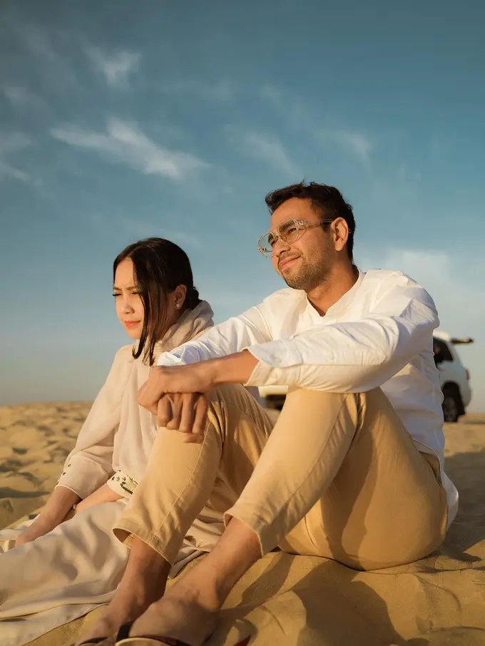 7 Potret Liburan Keluarga Raffi Ahmad dan Nagita Slavina di Gurun Pasir, Curi Perhatian