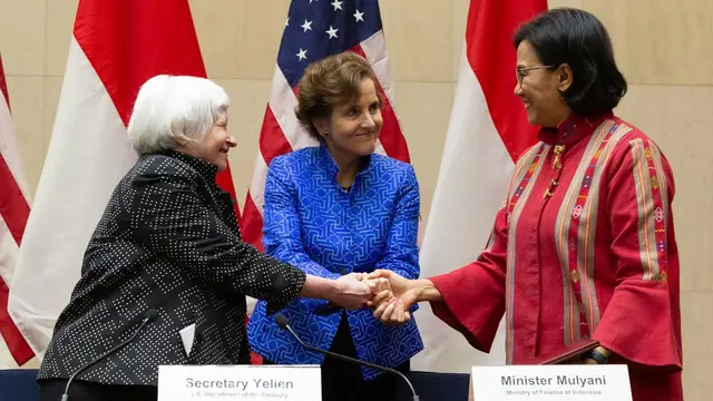 Menteri Keuangan Amerika Serikat Janet Yellen dan Menteri Keuangan Repubik Indonesia Sri Mulyani Indrawati menandatangani Kesepakatan Infrastruktur dan Keuangan Indonesia.
