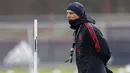 Pelatih Bayern Muchen, Thomas Tuchel saat latihan perdananya bersama tim yang berlangsung di Munchen, Jerman, Selasa (28/03/2023). Tuchel akan memulai laga debutnya bersama Die Roten saat melawan Borussia Dortmund di Liga Jerman pada Sabtu (01/04/2023). (AFP/Michaela Rehle)