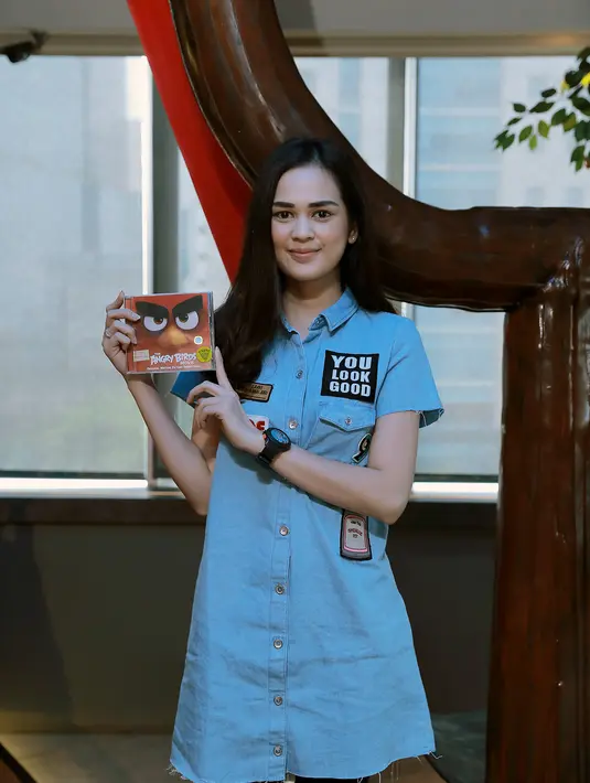 Beruntung wanita kelahiran Medan 23 tahun silam ini dipercaya membawakan single Wonderful Life (Mi Oh My) yang dijadikan original soundtrack film 'Angry Birds The Movie'. (Adrian Putra/Bintang.com)