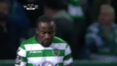 Tembakan voli indah Jeremy Mathieu berhasil membantu Sporting Lisbon menang tipis dengan skor 1-0 atas Vitoria de Guimaraes, dan h...