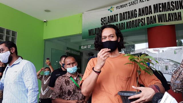 5 Momen Dwi Sasono Bebas Usai 6 Bulan Rehabilitasi, Bahagia Kumpul dengan Keluarga