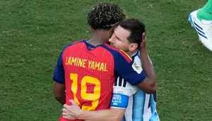 Lamine Yamal Ungkap Kata-Kata Lionel Messi saat Memeluknya seusai Final Piala Dunia 2026