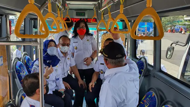 Pemkot Depok bersama PPD dan BPTJ meluncurkan BRT dan JRC di Terminal Depok