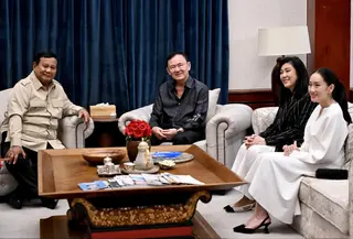 Presiden Prabowo Subianto menerima kunjungan Perdana Menteri Thailand periode 2001-2006, Thaksin Shinawatra, beserta keluarganya di kediaman pribadi Presiden di Kertanegara, Jakarta, Rabu (8/7/2026) malam.
