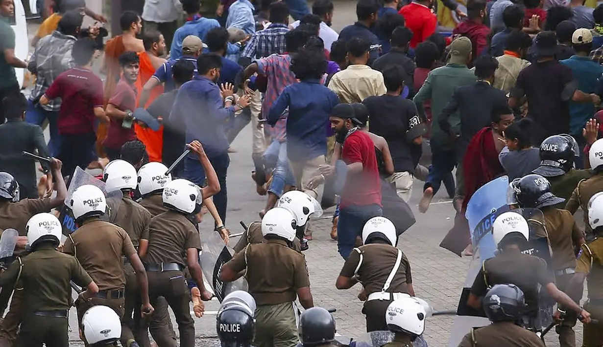 <p>Para demonstran mengatakan, pemenjaraan puluhan mahasiswa dan aktivis merupakan penganiayaan politik. (AFP)</p>