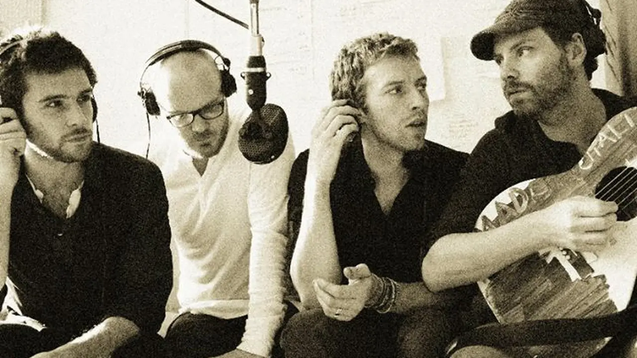 Coldplay Perdengarkan Ghost Stories di Internet