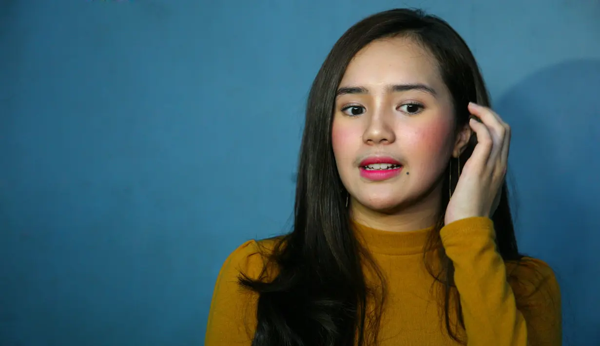 Ditengah kesibukannya berakting, Beby Tsabina yang tetap mementingkan pendidikan ini memilih cara dengan homeschooling agar tetap bisa mengenyam pendidikan. (Nurwahyunan/Bintang.com)