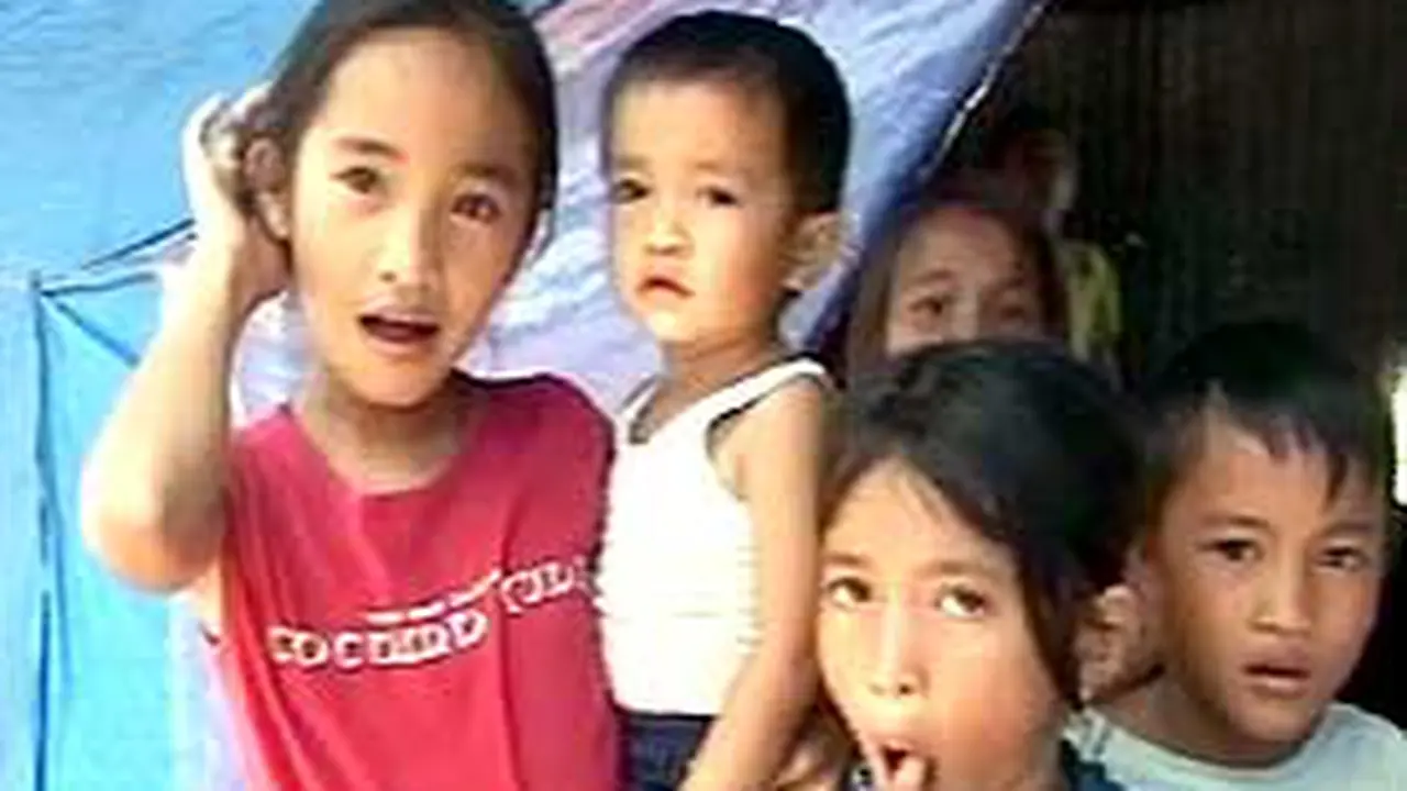 050405cDistribusiNias.jpg