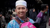 Nakata Firdaus Abdullah (18) merupakan calon jemaah haji termuda asal Solo. Ia berangkat haji untuk menggantinya ibunya yang meninggal dunia pada 2020 lalu.(Liputan6.com/Fajar Abrori)