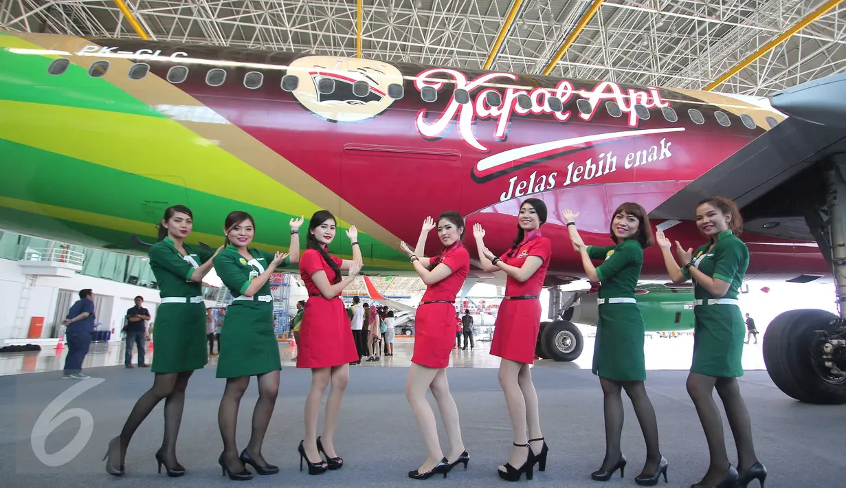 Sejumlah wanita cantik saat mengenalkan Pesawat Citilink-Kapal Api di Bandara Soetta, Tangerang,(6/11/2015). Pesawat Citilink-Kapal Api tersebut akan terbang mengelilingi nusantara dimana akan membawa aroma kopi Kapal Api. (Liputan6.com/Angga Yuniar)